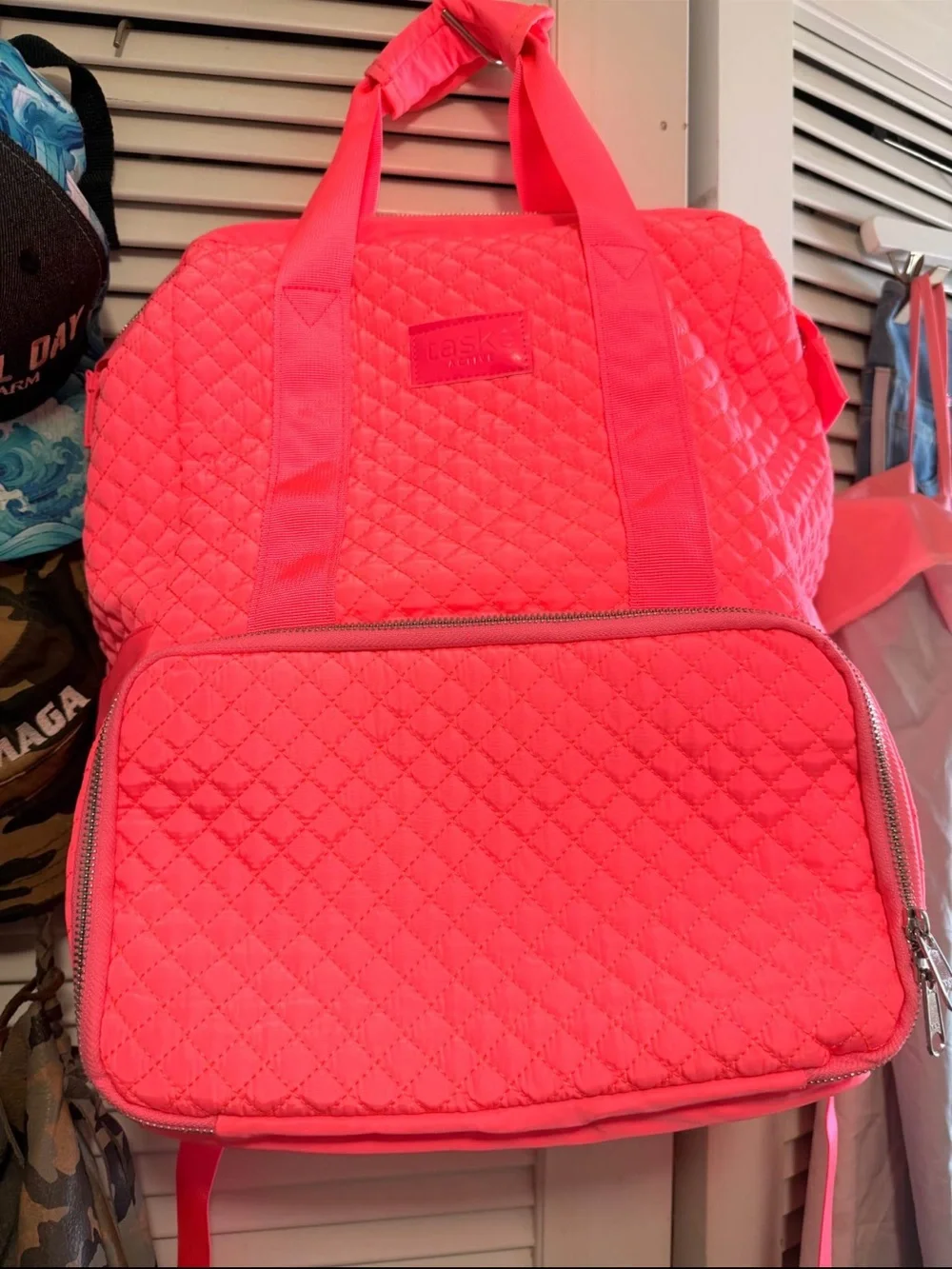 taskeACTIVE Quilted Coral Pink Women's Backpack with Front Access Pocket